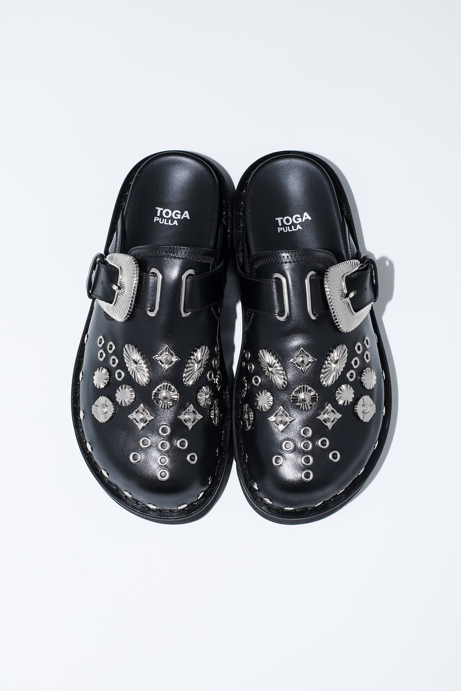 希少 toga virilis EYELET METAL SABOT-